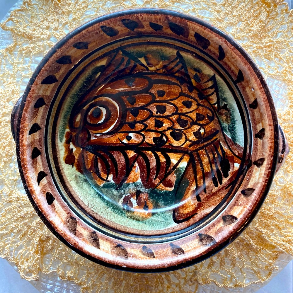 Vintage 1983 Porches Pottery Fish Design Serving Dish with handles, Portugal